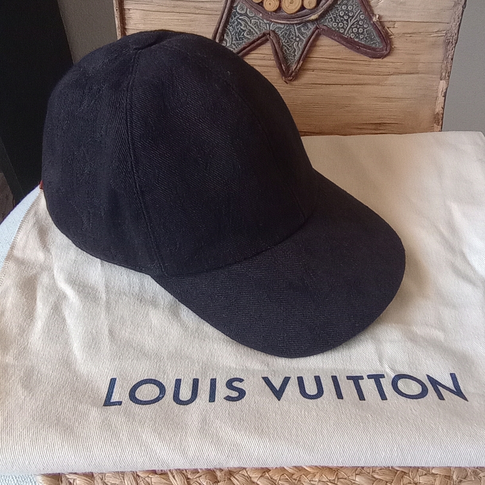 Louis Vuitton Black Cap